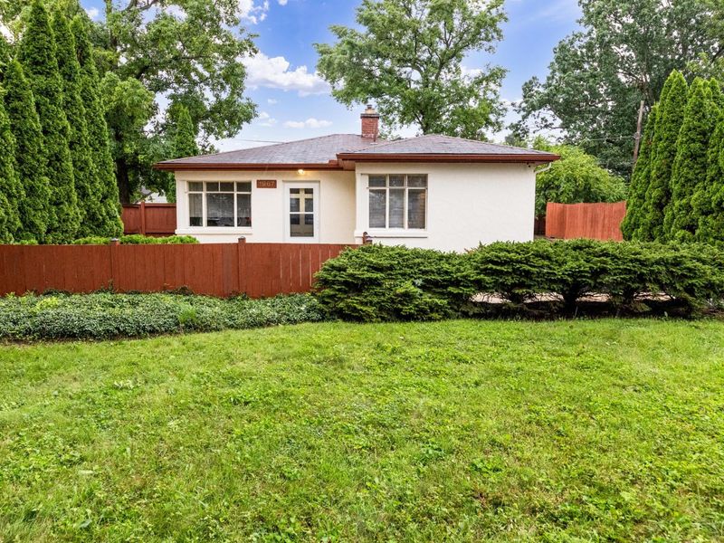 1967 Zollinger Road, Columbus, OH 43221 Photo 2