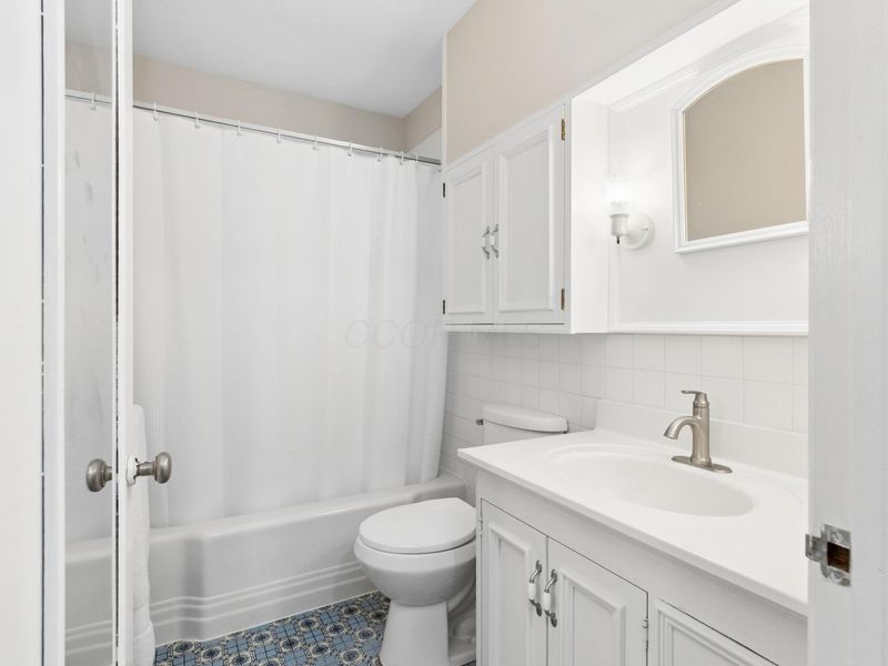 1967 Zollinger Road, Columbus, OH 43221 Photo 20
