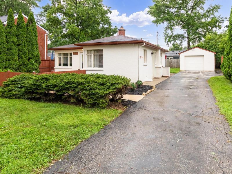 1967 Zollinger Road, Columbus, OH 43221 Photo 7