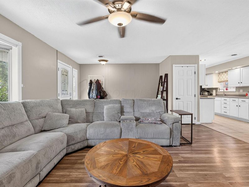 248 Iroquois Park Place , Gahanna, OH 43230 Photo 4