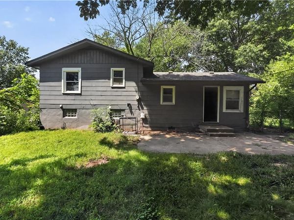 4131 E Vineyard Road, Kansas City, MO 64130