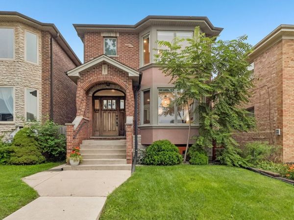 2811 N 75th Avenue , Elmwood Park, IL 60707