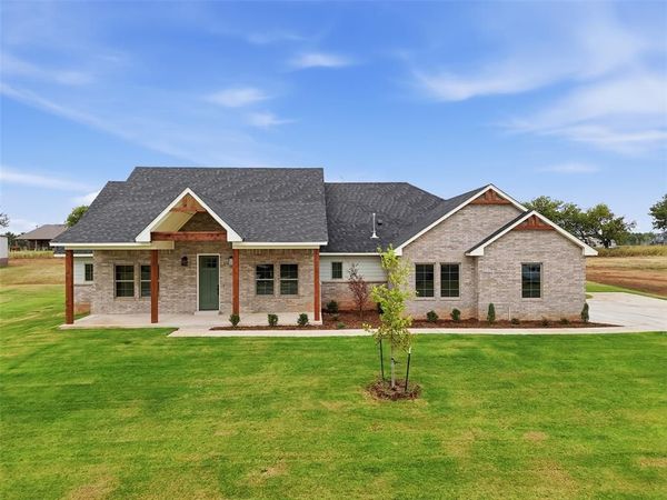 9027 Avington Way, Guthrie, OK 73044
