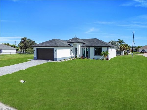 1825 NE 22nd TER, CAPE CORAL, FL 33909