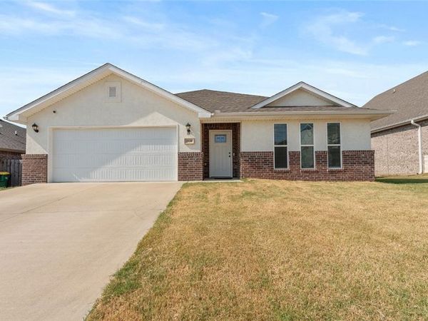 2120 Tallgrass Terrace, Centerton, AR 72719