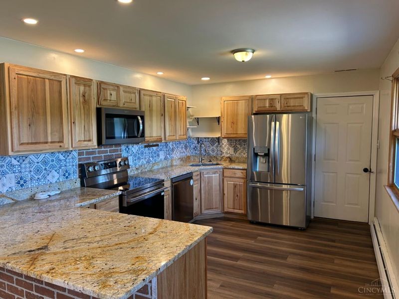 821 E Center Street, Blanchester, OH 45107 Photo 3
