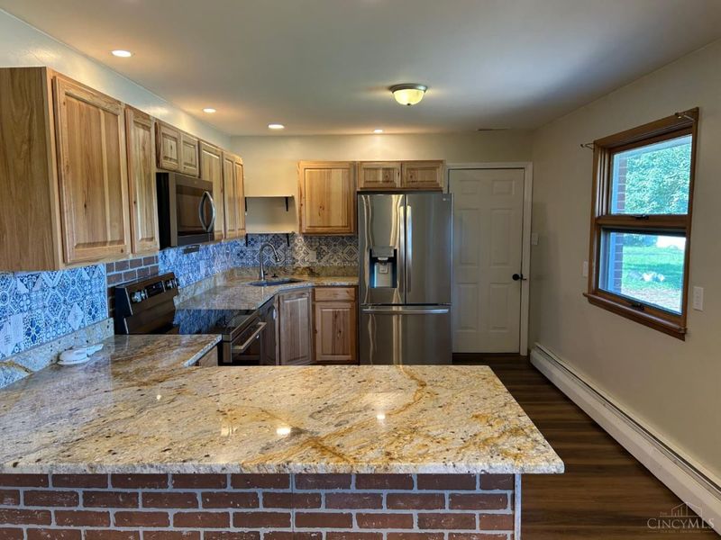 821 E Center Street, Blanchester, OH 45107 Photo 4