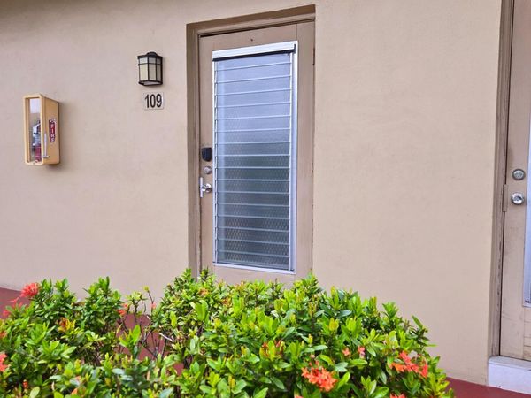 5071 W OAKLAND PARK Boulevard, Unit 109, Lauderdale Lakes, FL 33313