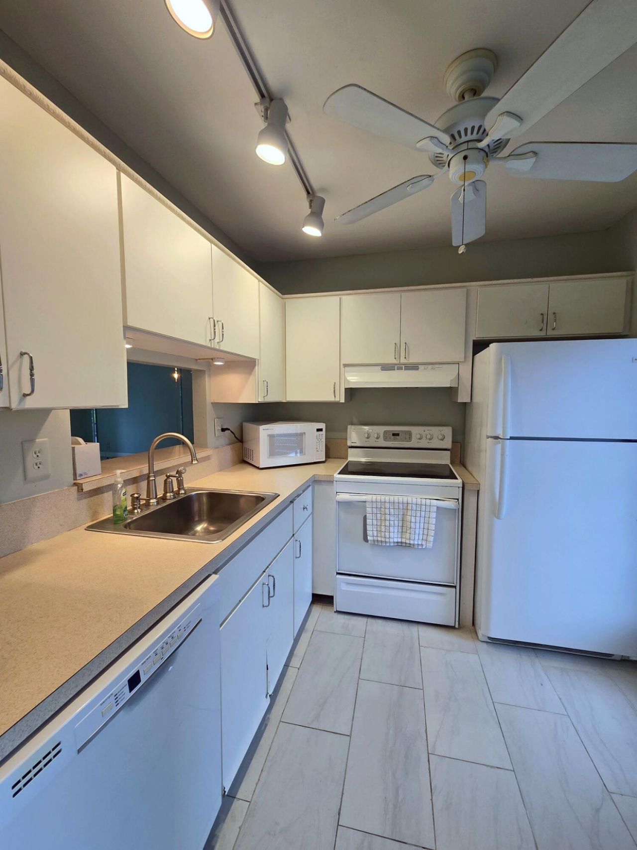 5071 W Oakland Park Boulevard, Unit 109, Lauderdale Lakes, FL 33313 Photo