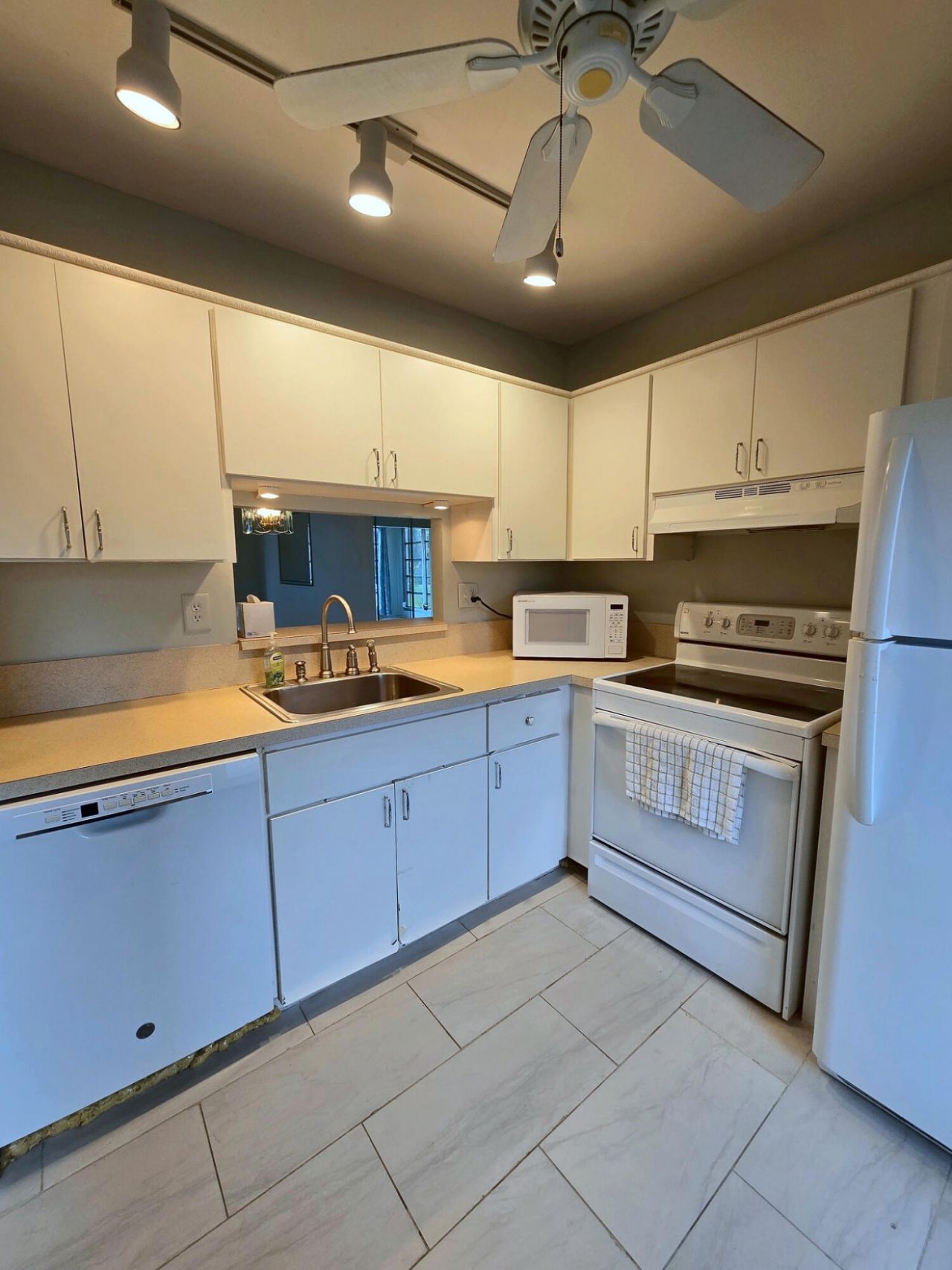 5071 W Oakland Park Boulevard, Unit 109, Lauderdale Lakes, FL 33313 Photo