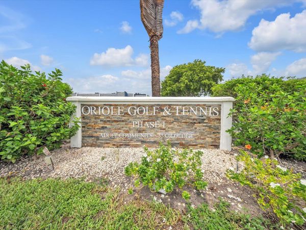 7807 GOLF CIR Drive, Unit 105, Margate, FL 33063