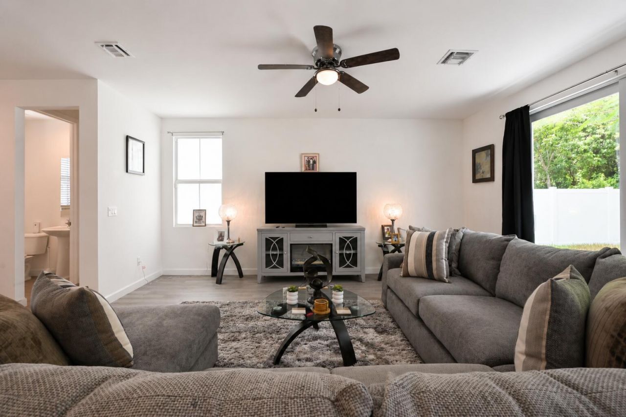 6305 Tenor Drive, West Palm Beach, FL 33413 Photo