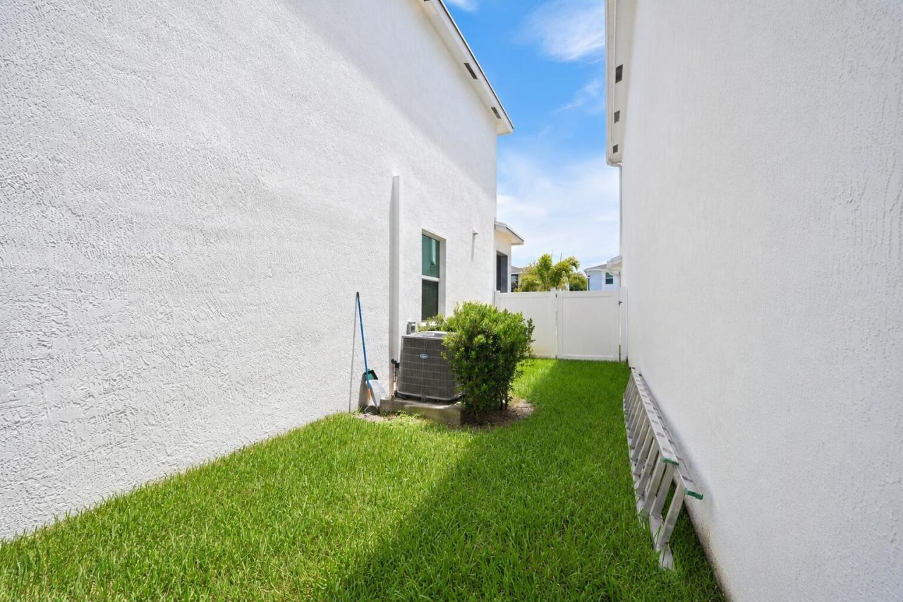 6305 Tenor Drive, West Palm Beach, FL 33413 Photo