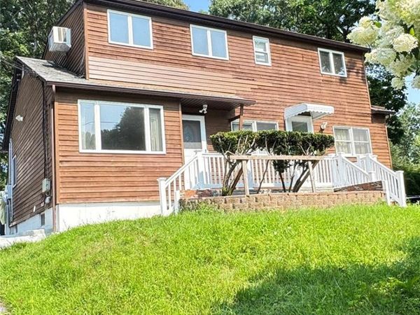 653 Meadow Road , Smithtown, NY 11787