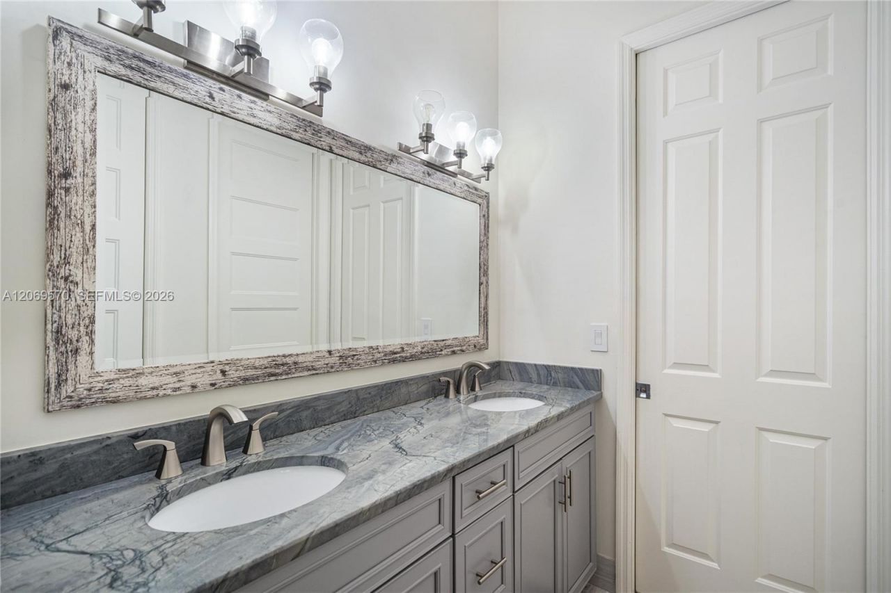 10961 SW 31st , Davie, FL 33328 Photo
