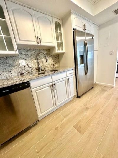 20840 San Simeon Way , Unit 204, Miami, FL 33179 Photo