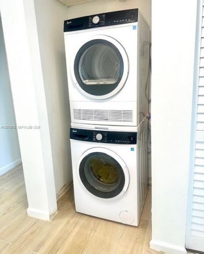 20840 San Simeon Way , Unit 204, Miami, FL 33179 Photo
