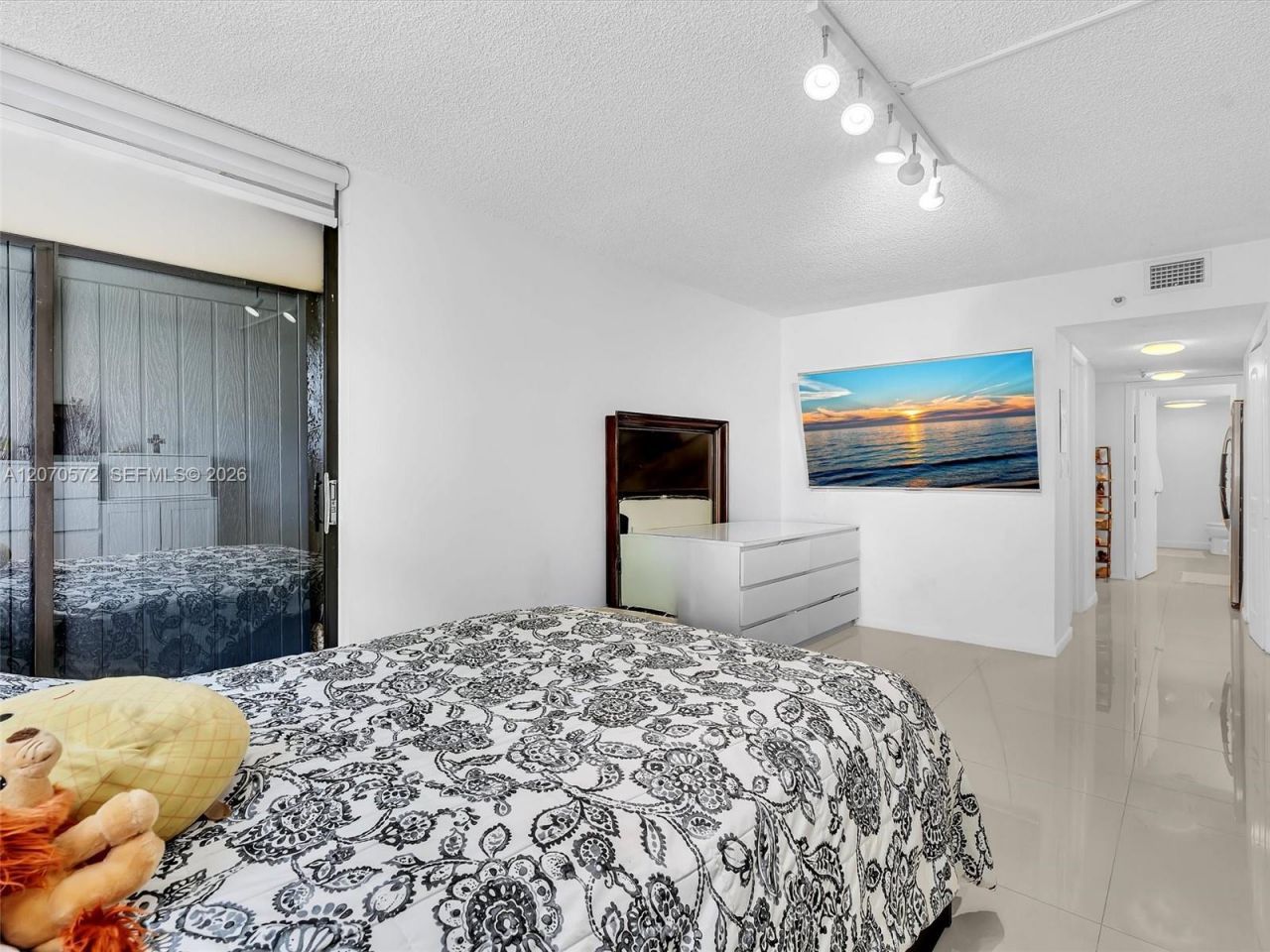 20840 San Simeon Way, Unit 204, Miami, FL 33179 Photo