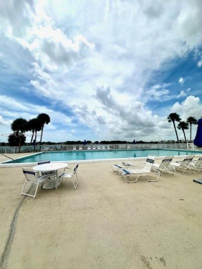 20840 San Simeon Way , Unit 204, Miami, FL 33179 Photo