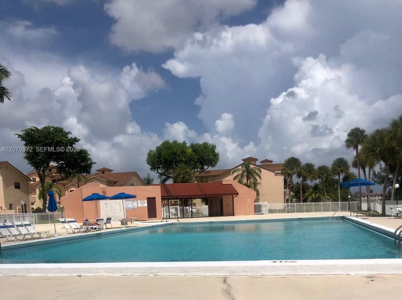 20840 San Simeon Way , Unit 204, Miami, FL 33179 Photo