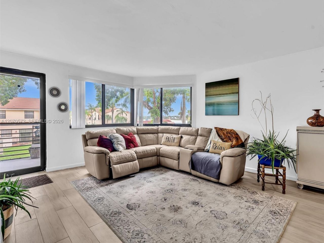 20840 San Simeon Way, Unit 204, Miami, FL 33179 Photo