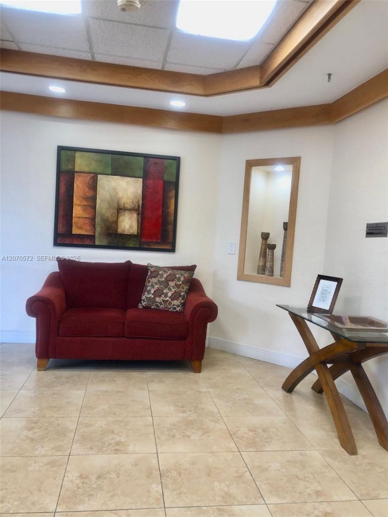 20840 San Simeon Way , Unit 204, Miami, FL 33179 Photo