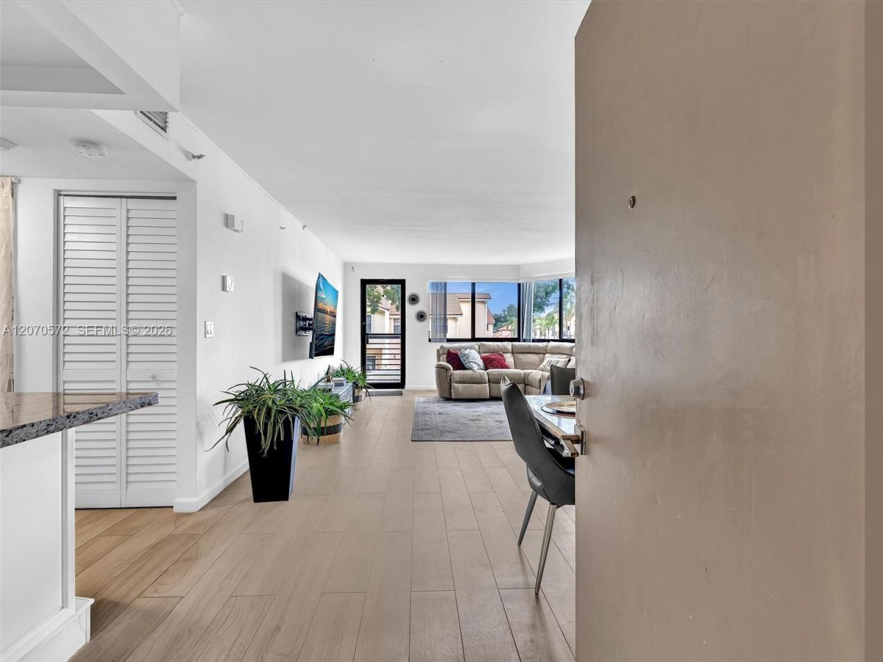 20840 San Simeon Way, Unit 204, Miami, FL 33179 Photo