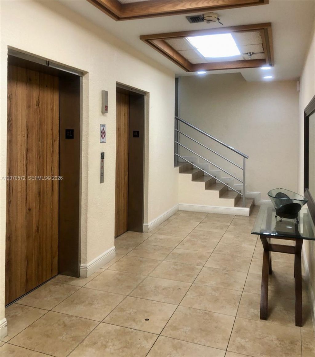 20840 San Simeon Way , Unit 204, Miami, FL 33179 Photo