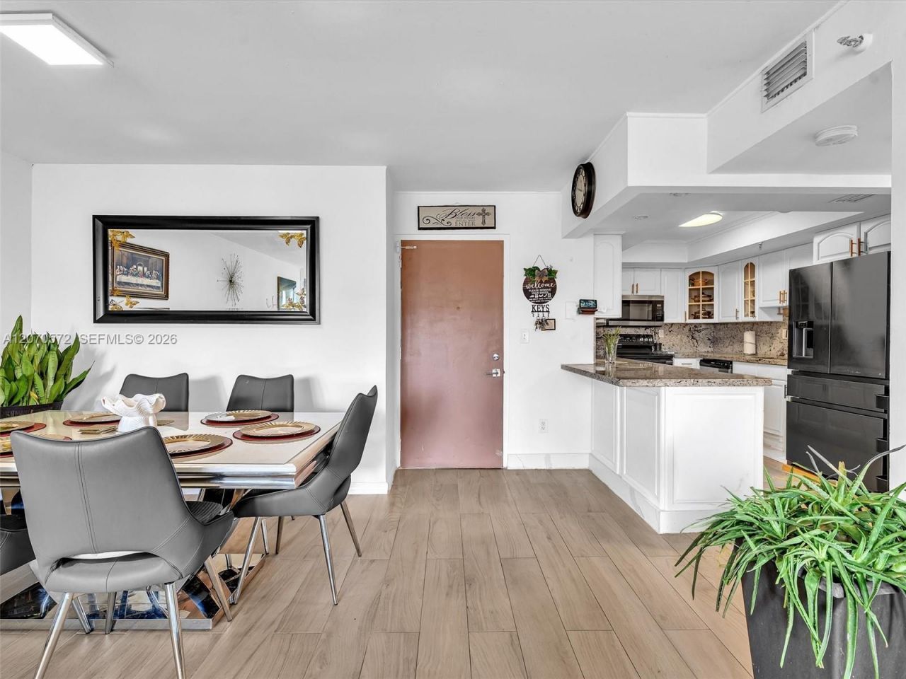 20840 San Simeon Way, Unit 204, Miami, FL 33179 Photo