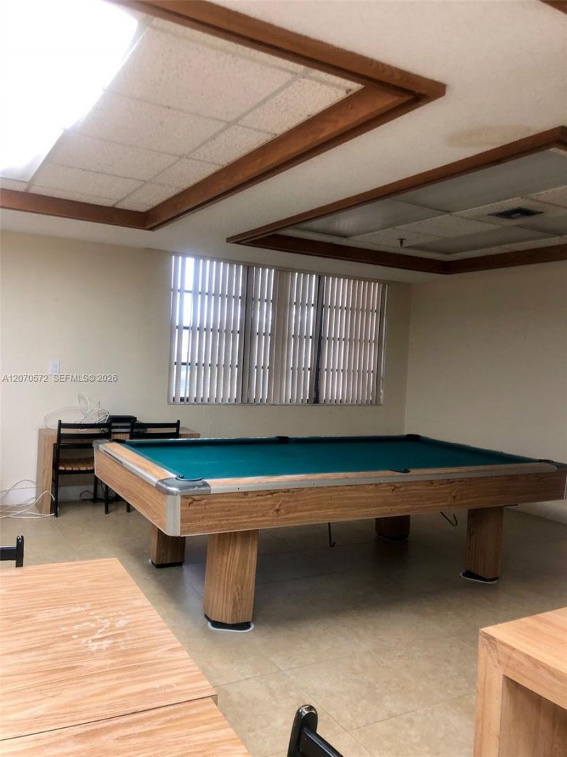 20840 San Simeon Way , Unit 204, Miami, FL 33179 Photo