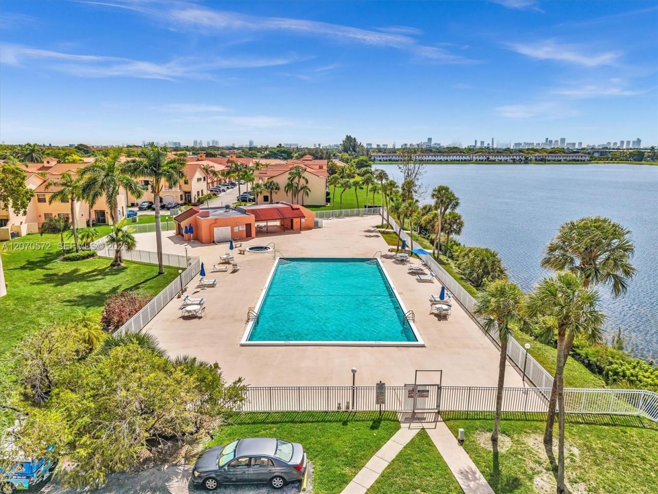 20840 San Simeon Way, Unit 204, Miami, FL 33179 Photo