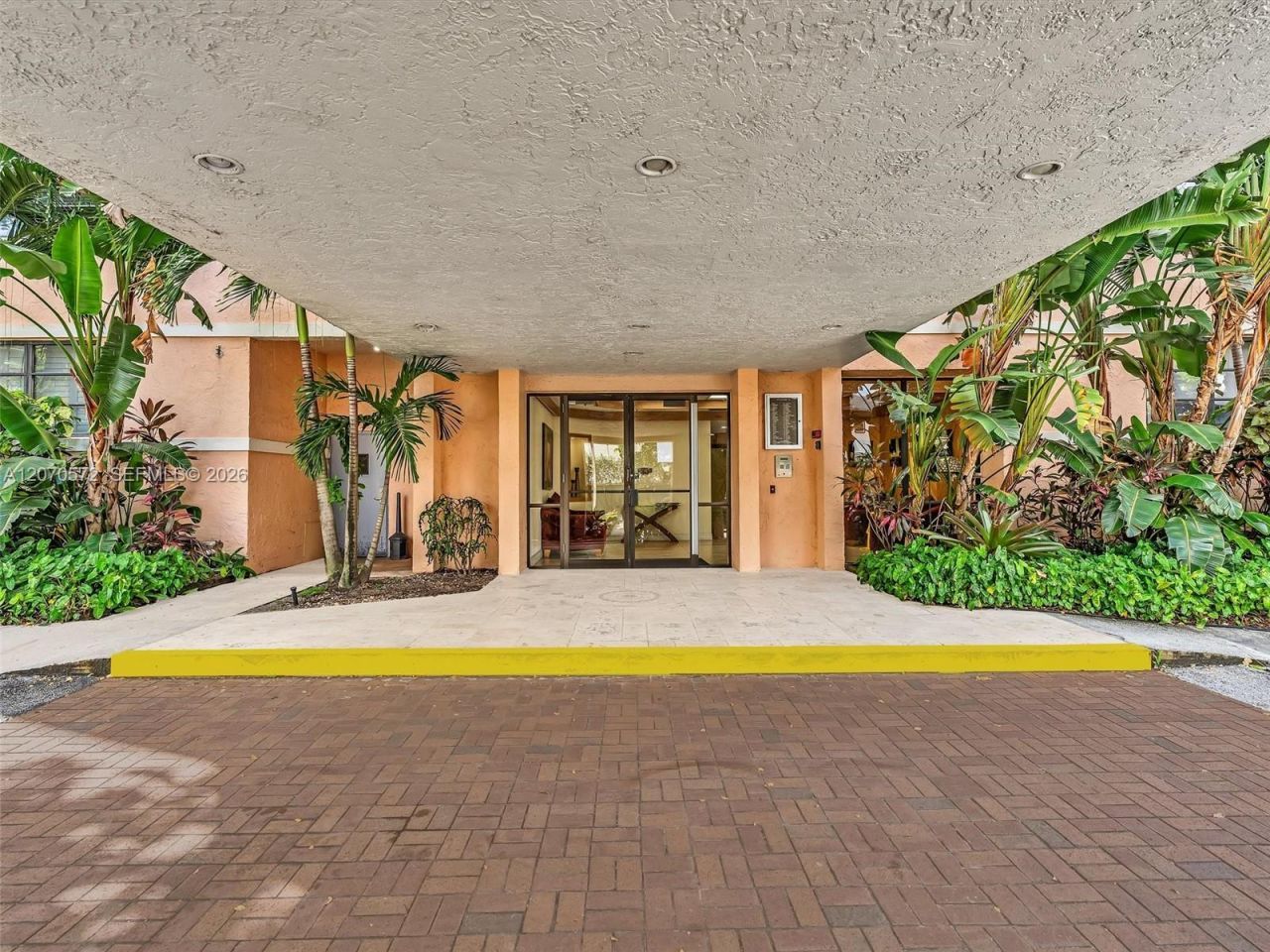 20840 San Simeon Way, Unit 204, Miami, FL 33179 Photo