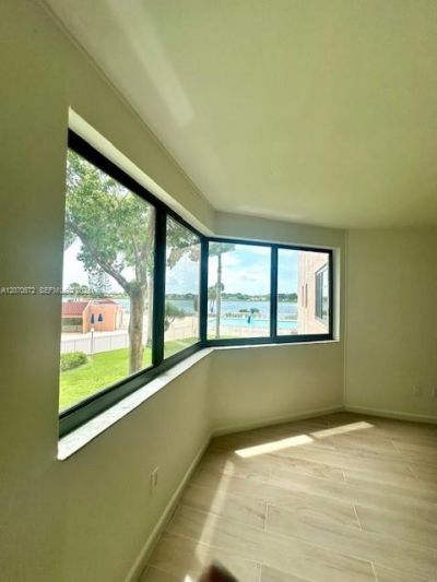 20840 San Simeon Way , Unit 204, Miami, FL 33179 Photo
