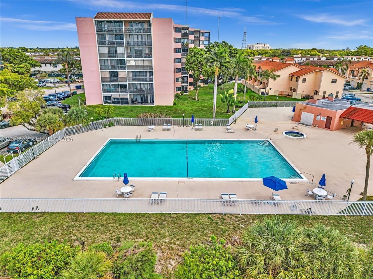 20840 San Simeon Way, Unit 204, Miami, FL 33179 Photo