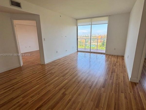 5077 NW 7th St, Unit 917, Miami, FL 33126