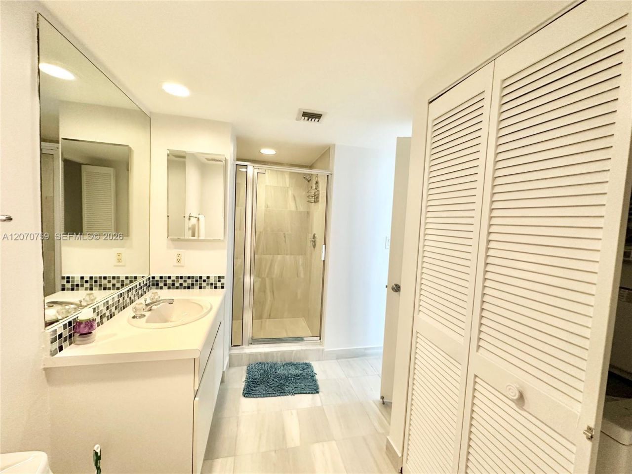 16425 E Collins Ave, Unit 1215, Sunny Isles Beach, FL 33160 Photo