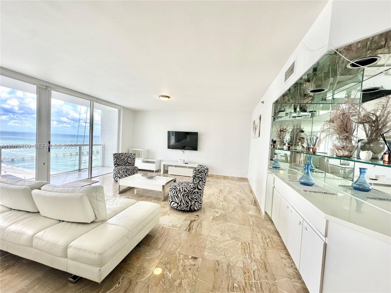 16425 E Collins Ave, Unit 1215, Sunny Isles Beach, FL 33160 Photo