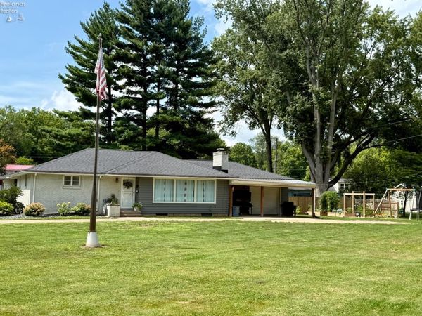 58 Stoutenburg Drive, Norwalk, OH 44857