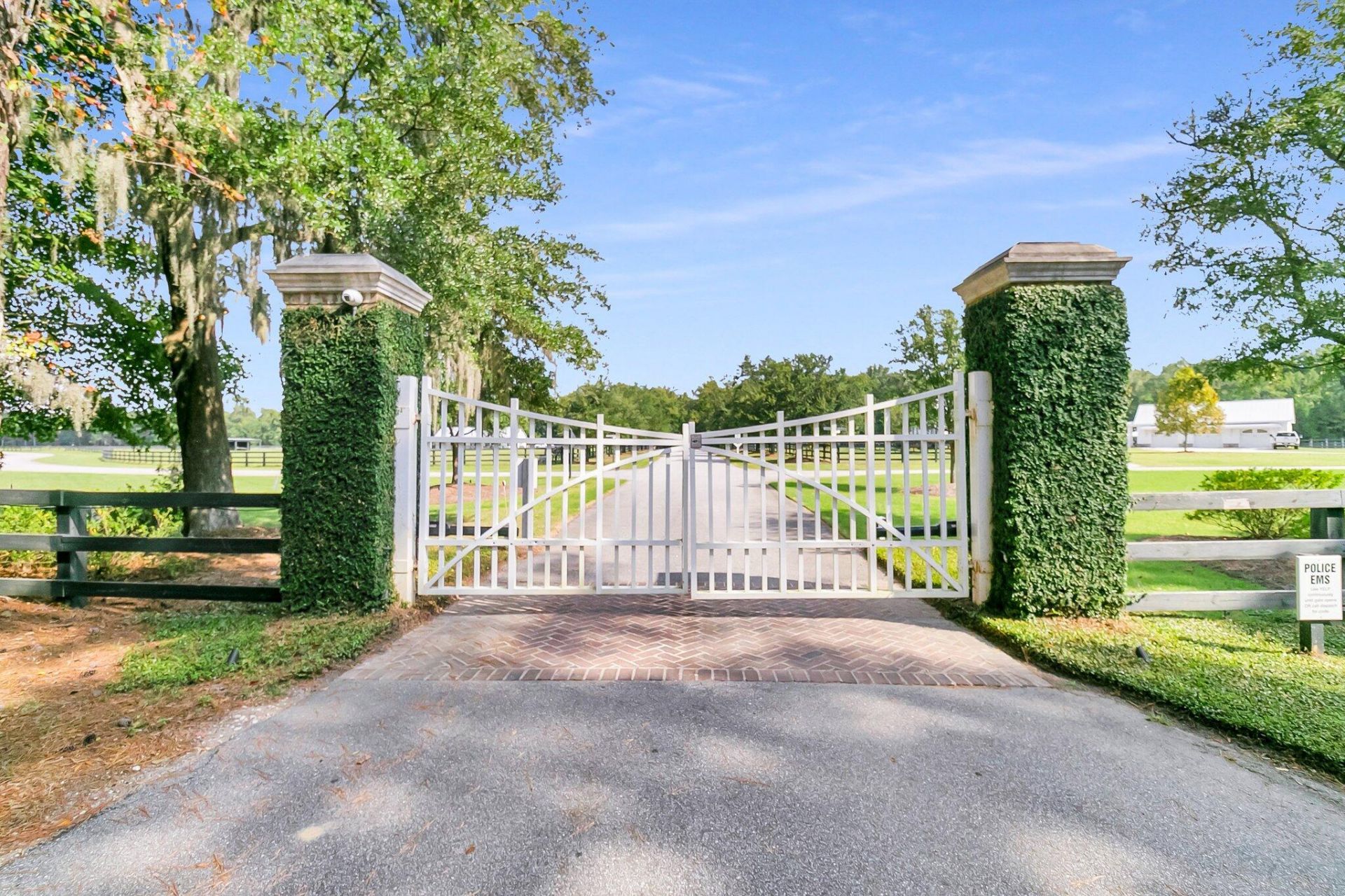 18 Bradley Pasture Way Photo 1