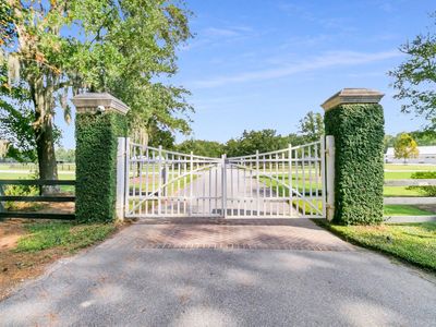 18 Bradley Pasture Way, Ravenel, SC 29470