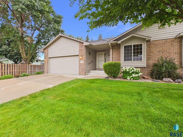 5326 W Summer Creek Pl, Sioux Falls, SD 57106