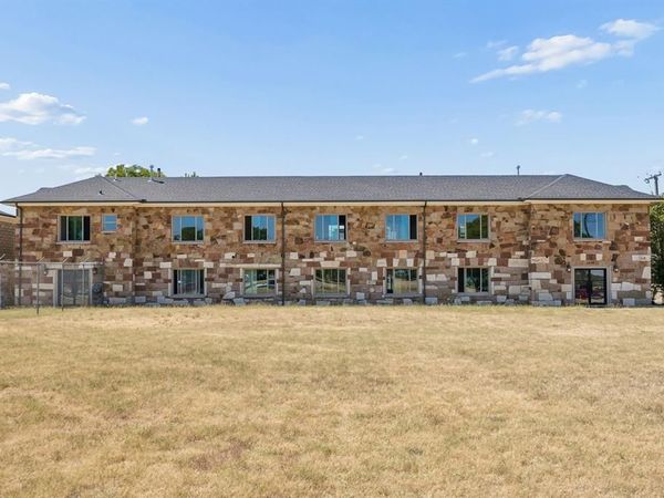 1200 E Maddox Avenue, Fort Worth, TX 76104