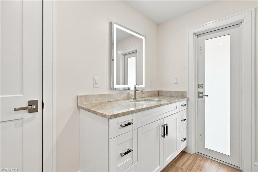 5203 Starfish Ave, Naples, FL 34103 Photo