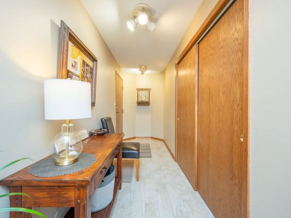 3667 Grand Avenue, Unit 2, Des Moines, IA 50312