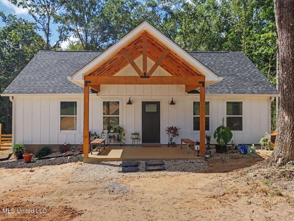 2455 Montcliff Drive, Vancleave, MS 39565