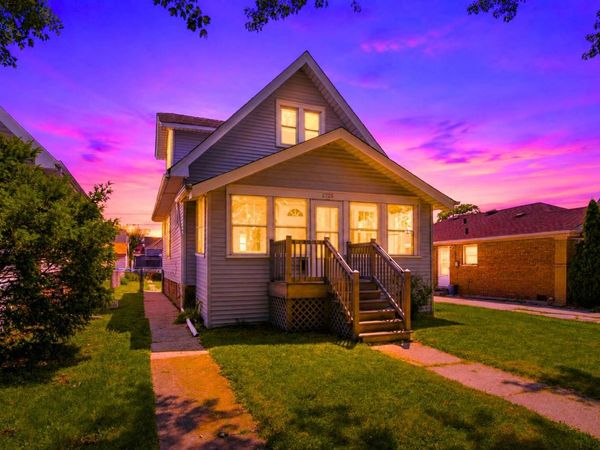 2705 Grunewald Street , Blue Island, IL 60406