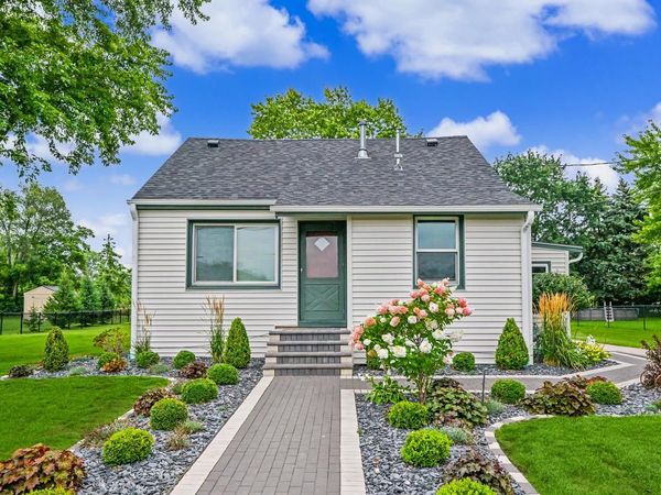 10126 S Judith PLACE, Oak Creek, WI 53154