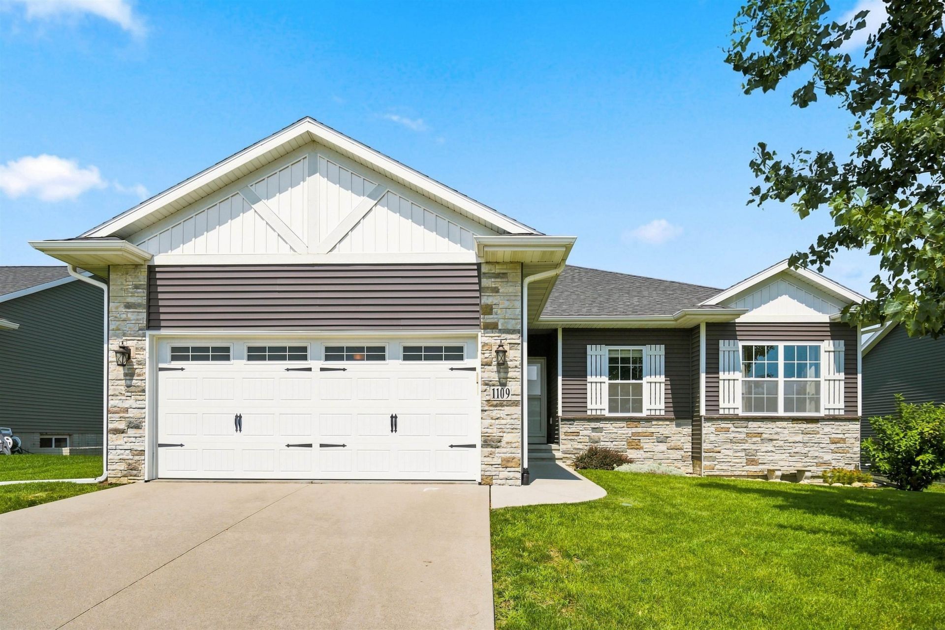 1109 Algonquin Drive, Cedar Falls, IA 50613 Main Photo
