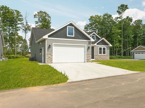 2207 Cottonwood Avenue, Grawn, MI 49637