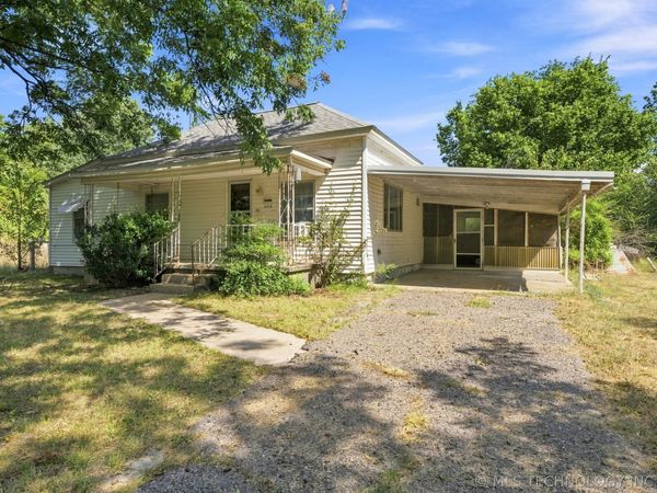 404 E Beach Street , Henryetta, OK 74437